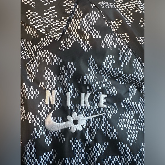 WOMEN'S NIKE SPORTSWEAR AOP WOVEN JACKET - Picture 6 of 10